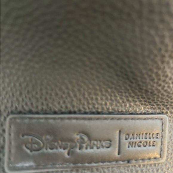 Danielle Nicole It’s A Small World Purse - Picture 6 of 7